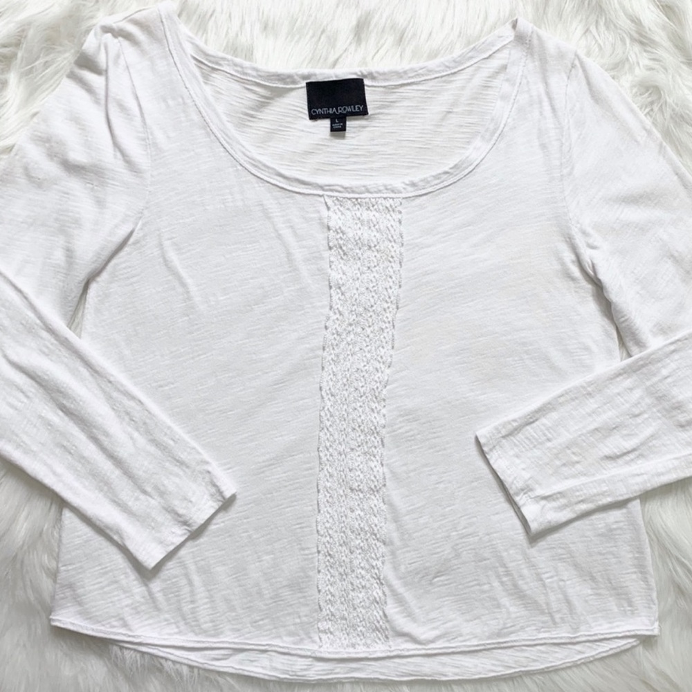 2/$20🌸 Cynthia Rowley Crochet White Tee